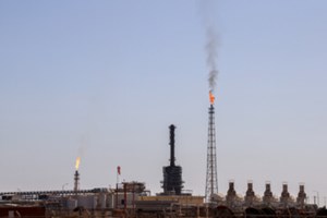 وزیر نفت: پرونده گازهای مشعل خوزستان در دولت سیزدهم بسته میشود