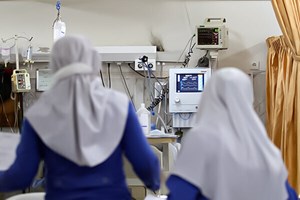 ناصحی خبر داد؛ پرداخت معوقات پرستاران تا دو هفته آینده/ عذرخواهی بیمه سلامت