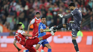 استقلال ۰ - ۰ پرسپولیس/ قفل دروازه سرخابیها در دربی باز نشد