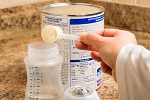 چه تعداد شیرخشک مشمول یارانه است/ موارد تخلف داروخانهها