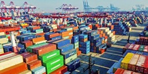 لزوم ترخیص و انتقال کالاهای فسادپذیر از انبارهای بندر امام خمینی
