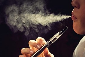رییس مرکز سلامت محیط و کار وزارت بهداشت مطرح کرد: ممنوعیت تبلیغ و تولید سیگار الکترونیک در کشور