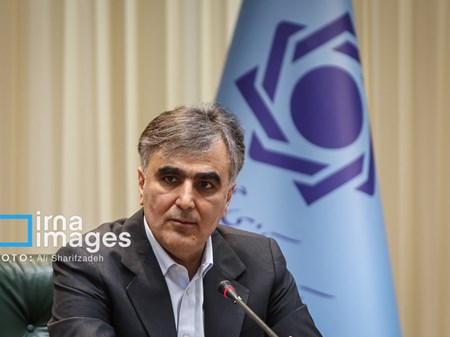 فرزین: بازار سلف ارزی به زودی راه اندازی می‌شود