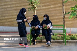 معاون متوسطه ادارهکل آموزش و پرورش خوزستان خبر داد: اجرای برنامههای حمایتی در مدارس دولتی و شبانهروزی خوزستان