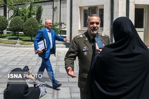 آشتیانی: دفاع از امنیت ملی محدودیت ندارد/در آینده نتایج پیشرفتهای موشکی را اعلام میکنیم