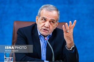 آیین تکریم و معارفه وزرای سابق و فعلی کشور/ پزشکیان: در این دولت کسانی که بدون دلیل موجه بالا رفته‌اند، پایین می‌آیند