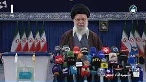 /برای وطن/ حضرت آیتالله خامنهای پس از شرکت در انتخابات: در کار خیر حاجت هیچ استخاره نیست