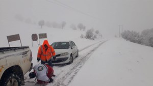 تردد در محورهای برف گیر خوزستان با استفاده از زنجیره چرخ
