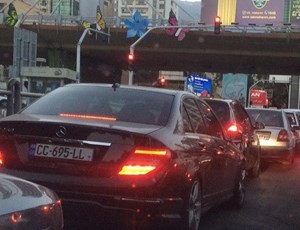 با متخلفان پلاکهای گذر موقت برخورد قاطع می شود