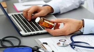 برای خرید دارو و خدمات تشخیصی، «کد رهگیری» نسخهالکترونیک را از پزشک دریافت کنید