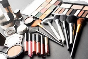 شعیبی عنوان کرد؛ تست کارایی ضدآفتاب با آینههای UV ترفند تبلیغاتی است