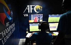 تمام داوران ایرانی لایسنس VAR میگیرند